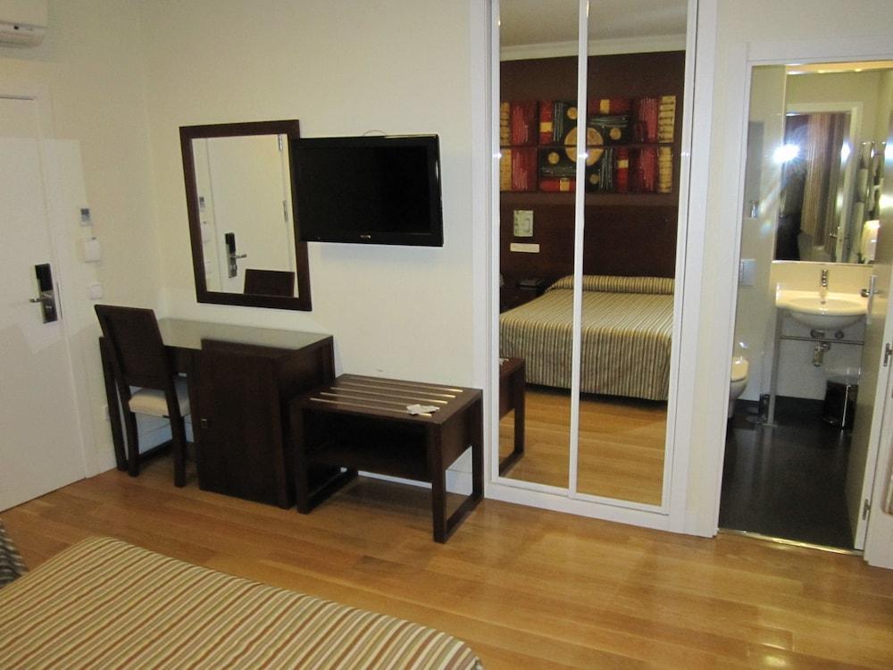 Hostal Abadia Madrid Esterno foto