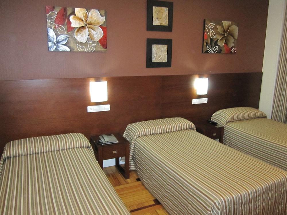 Hostal Abadia Madrid Esterno foto